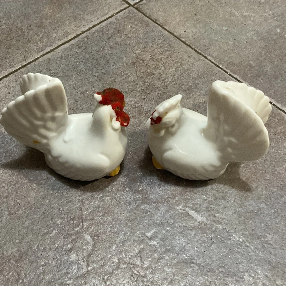 White Ceramic Rooster Figurines salt and pepper shakers.